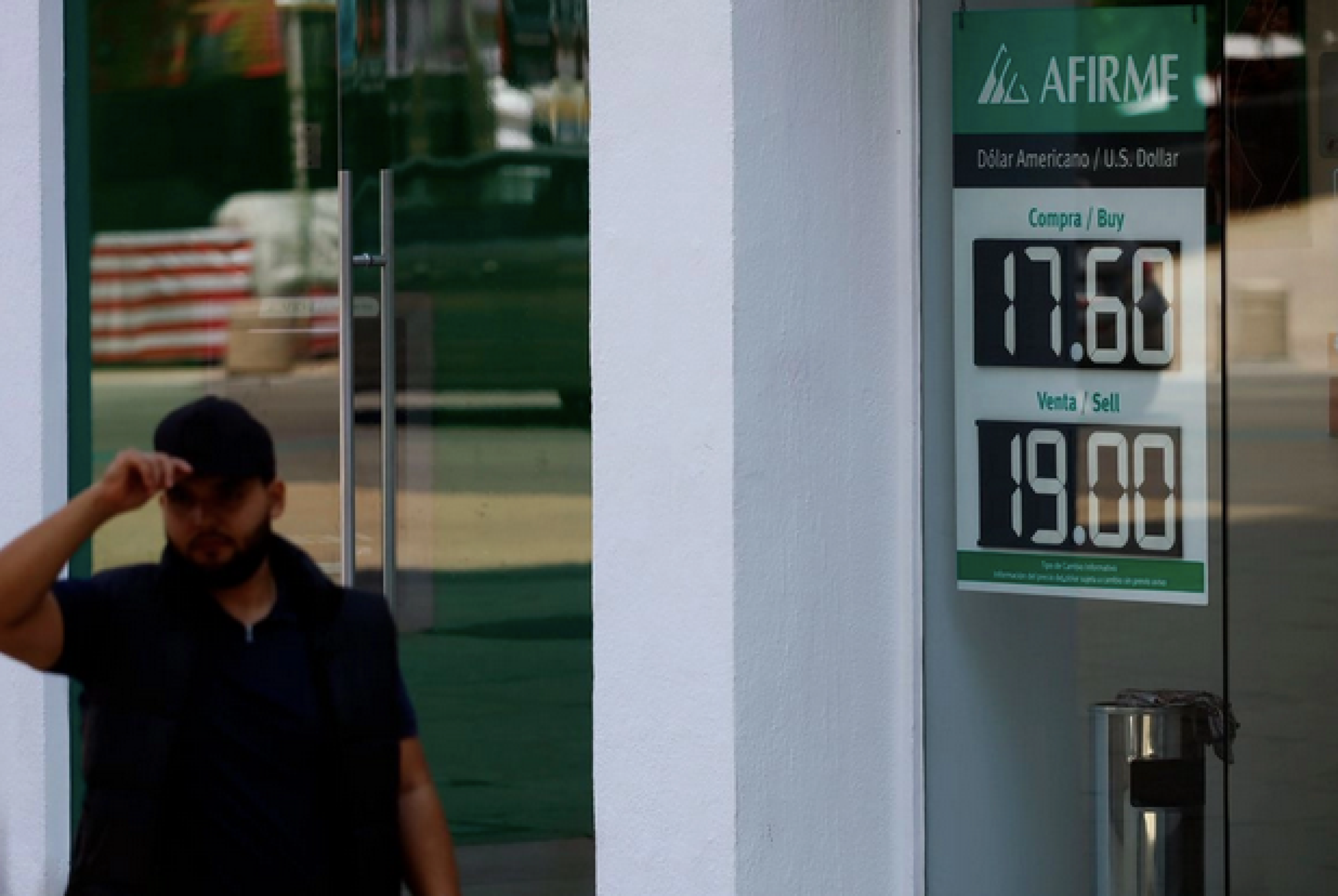 ¡AVANZA EL PESO ANTE EL CIERRE DEL GOBIERNO DE EU!