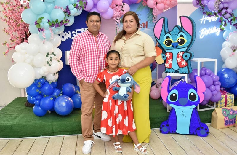 MONTSERRAT CELEBRA SUS 7 AÑITOS AL ESTILO DE STITCH