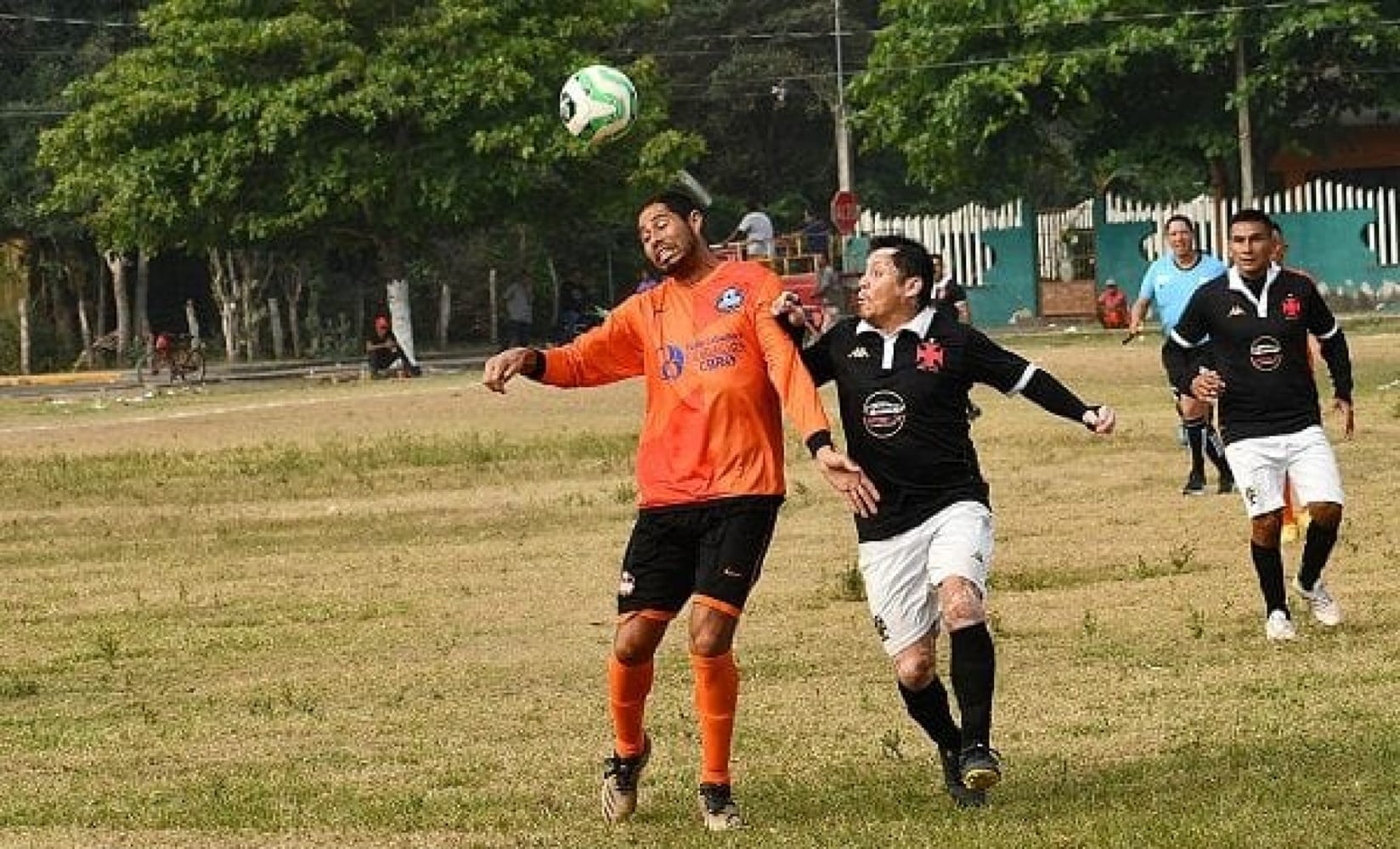 ¡PARANAENSE Y ROBLES, VAN POR EL CAMPEON DE CAMPEONES!