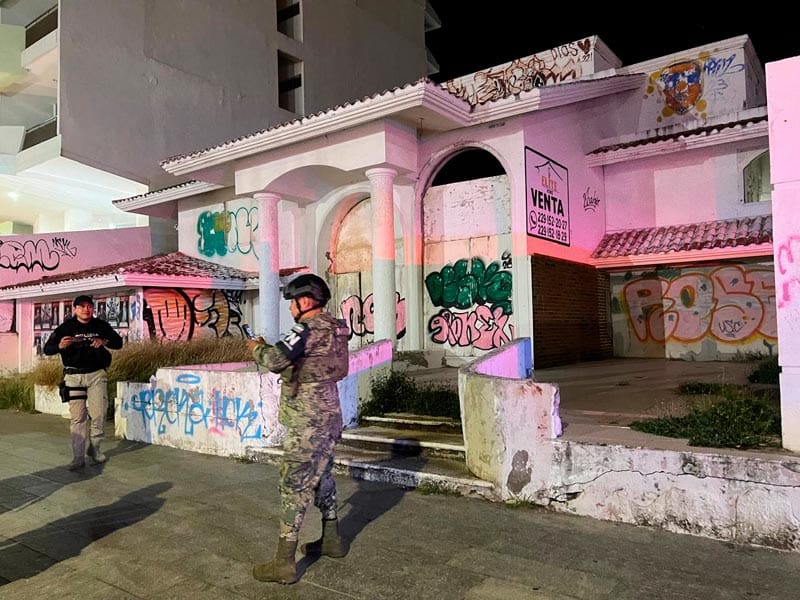 ¡FUEGO EN CASA ABANDONADA DE COSTA DE ORO!