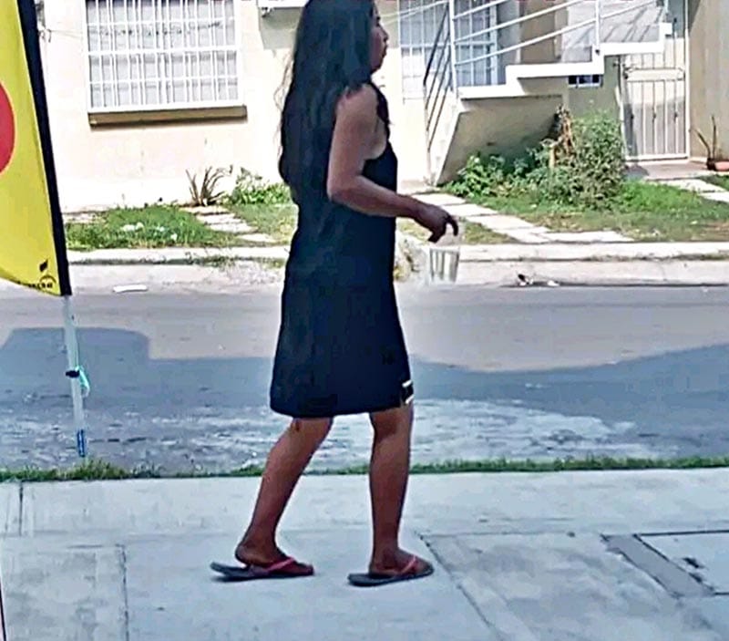 ¡AUXILIAN A JOVEN MUJER QUE FUE GOLPEADA!