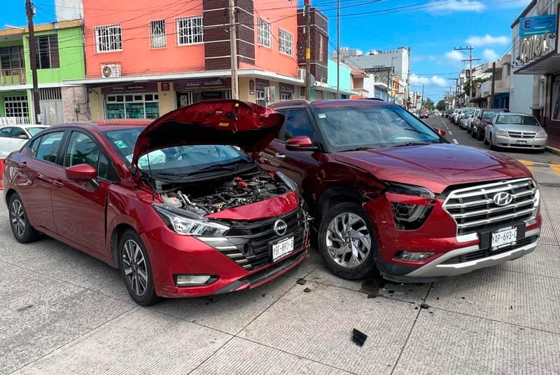 ¡FUERTE CHOQUE FRENTE AL CRISTO DEL BUEN VIAJE!