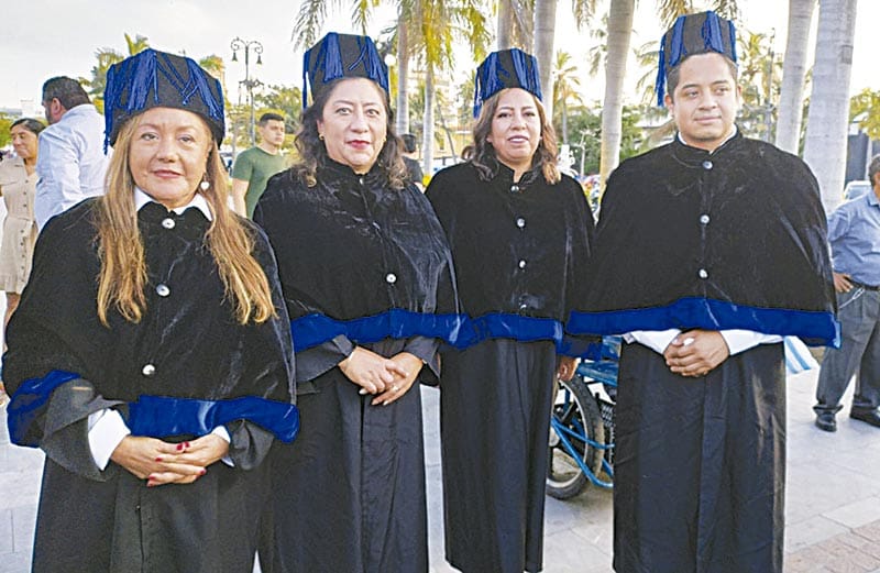 ¡LUZ MARÍA YA ES DOCTORA!