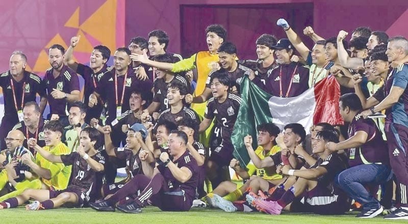 ¡LLEGAN A OCTAVOS! - *¡”Qué bonita vecindad”!’, celebra Tri Sub 17 con el Chavo del 8