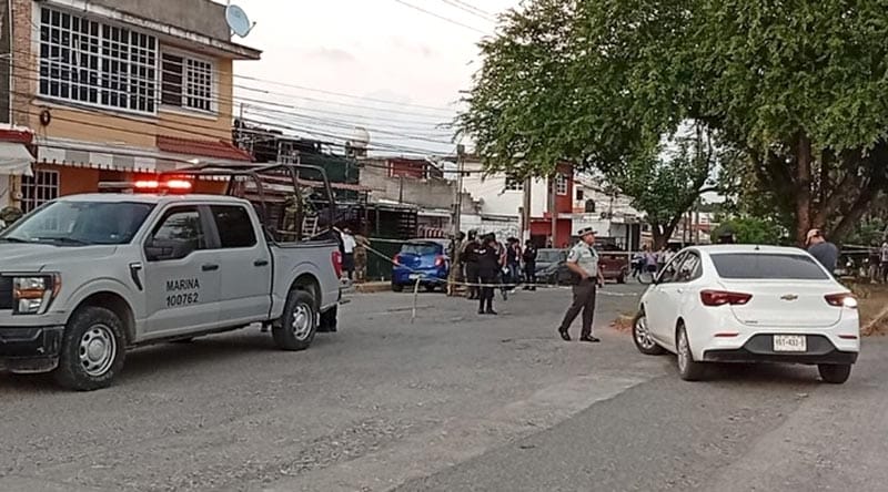 ¡MATAN A BALAZOS A CUSTODIO DEL PENAL DE TUXPAN! - FUE ENCONTRADO MUERTO EN EL PATIO DE SU CASA