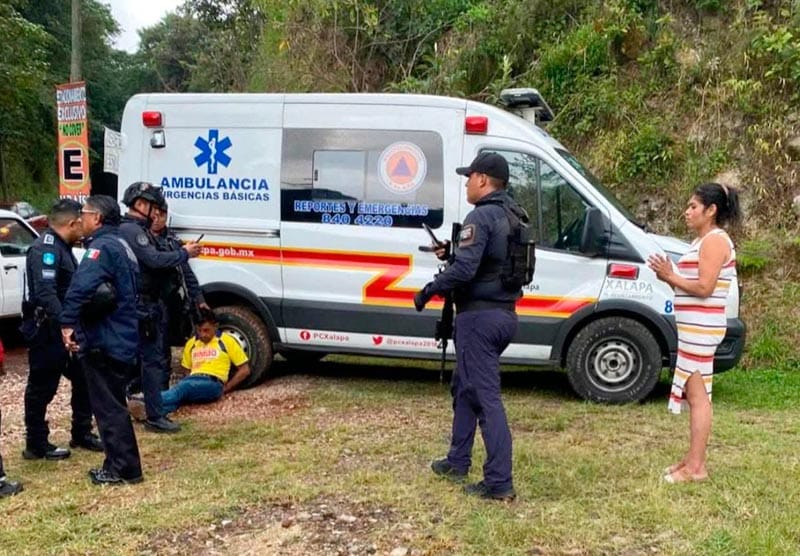 ¡ROBAN AMBULANCIA DE LAS INSTALACIONES DE PC MUNICIPAL!