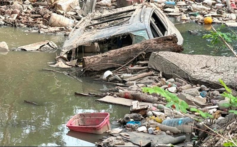 ¡SIGUEN HUNDIDAS! - EN POZA RICA