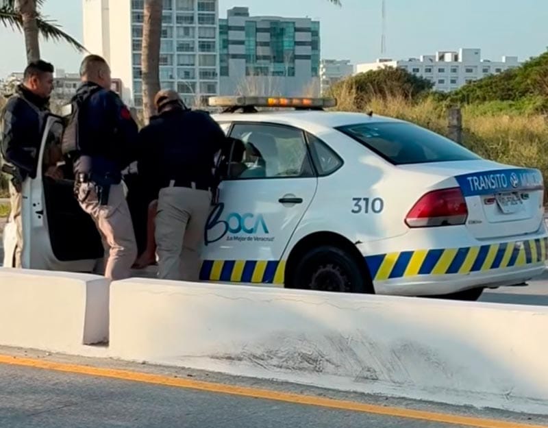 ¡SE ROBARON PATRULLA DE TRÁNSITO EN BOCA DEL RÍO!