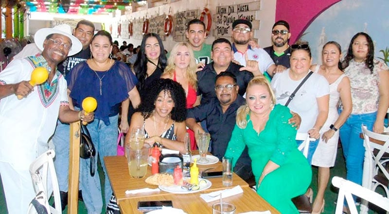 FESTEJANDO EL CUMPLEAÑOS DE JUAN VICTORIO