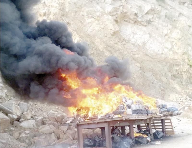 ¡SEMAR INCINERA CASI 5 TONELADAS DE CLORHIDRATO DE COCAÍNA!