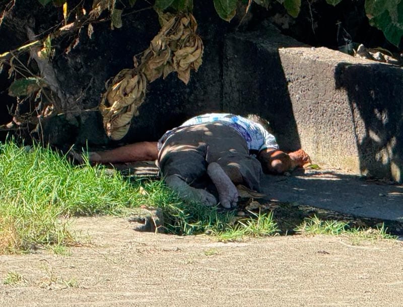 ¡ENCUENTRAN MUERTO A “EL MENTIRAS” EN PLAYA LOS ARCOS DE BOCA DEL RÍO!