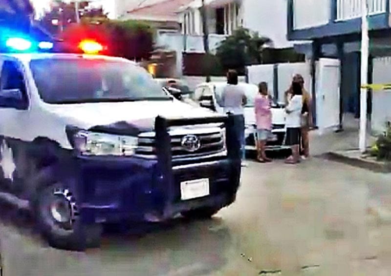 ¡ABUELITA RESBALA Y MUERE DESNUCADA!