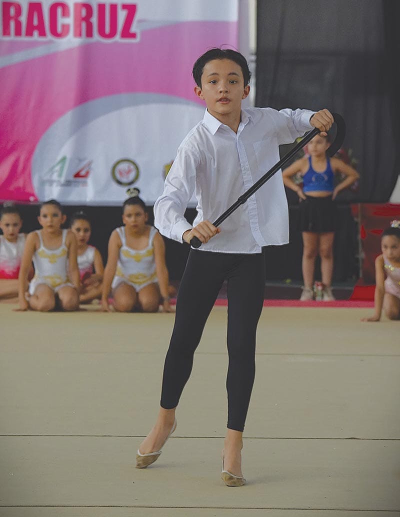 ¡GIMNASTA Y BAILARÍN SANTIAGO CAMPOS, GANA BECA PARA COMPETIR EN ITALIA!