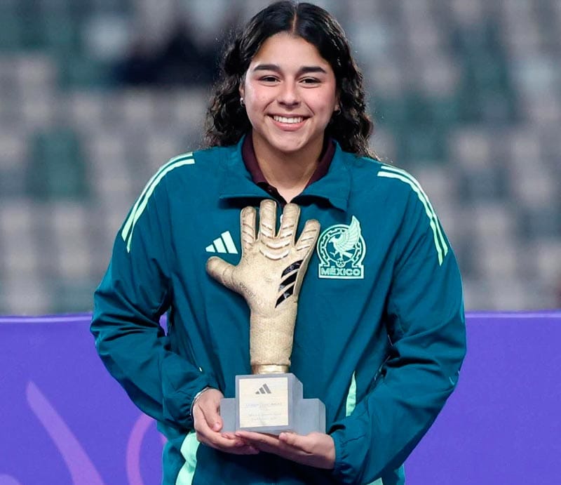 ¡GUANTE DE ORO PARA VALENTINA! - APLAUSOS