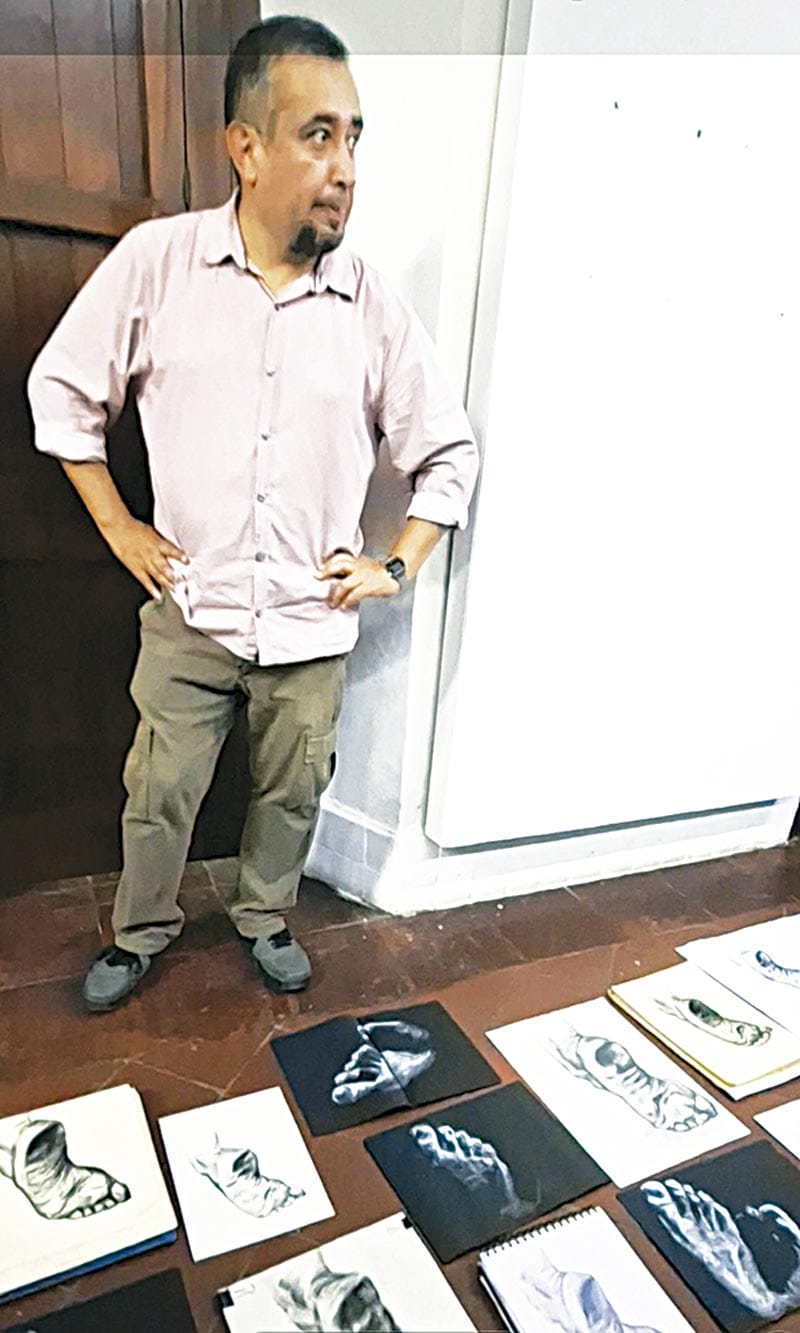 LA CARTELERA | DIÁLOGO CON IMÁGENES - Los estudiantes del "Taller de pintura, dibujo e ilustración" de la Universidad Cristóbal Colón, a cargo del maestro Héctor Pineda Mayo, nos invitan a la inauguración...