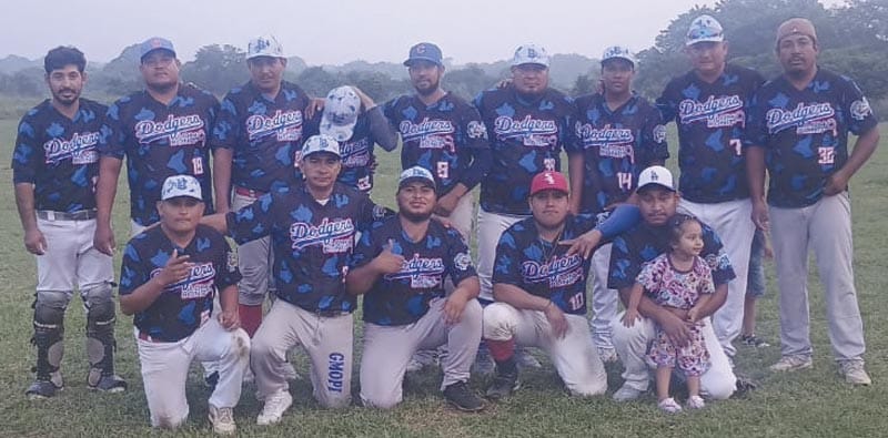 ¡SE JUEGAN SEMIFINALES EN EL BÉISBOL DE TLALIXCOYAN!