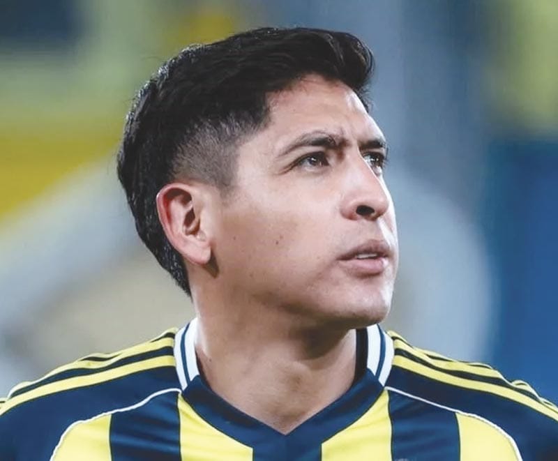 ¡ACABA EDSON ÁLVAREZ EL AÑO CON UNA LESIÓN!