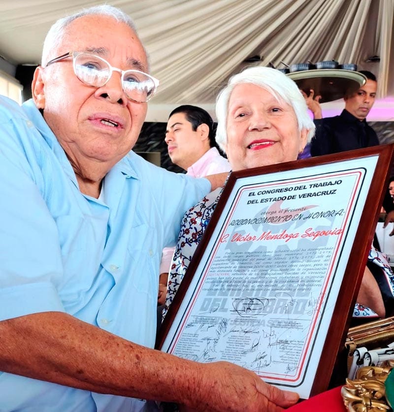 ¡RECONOCIMIENTO A DIRIGENTE DE TAXISTAS!