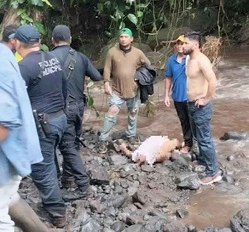 ¡CAMPESINO Y SU CABALLO MUEREN ARRASTRADOS EN UN ARROYO!