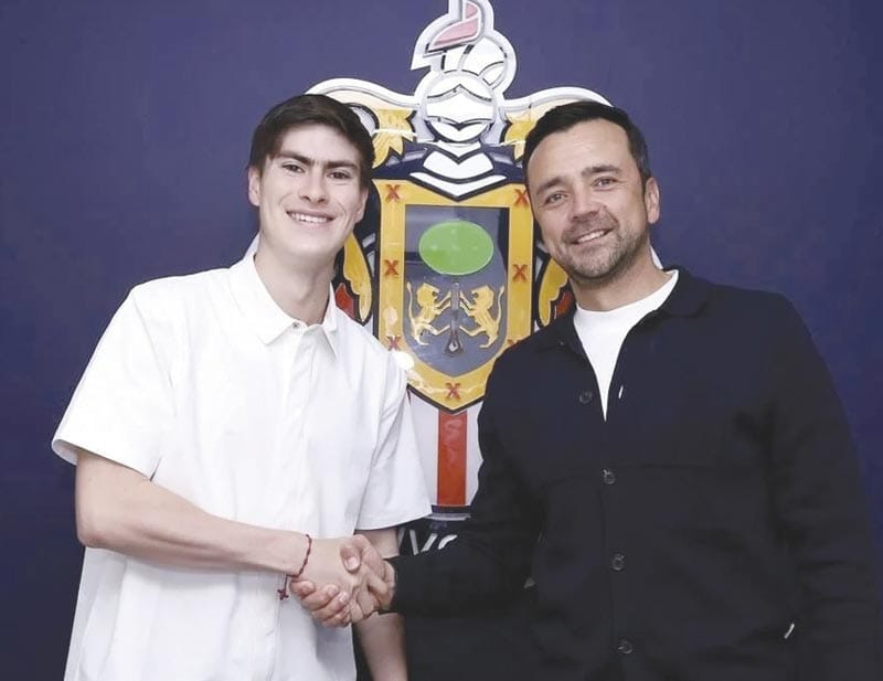 ¡RENUEVA CHIVAS A ‘HORMIGA’ Y AL “OSO”!