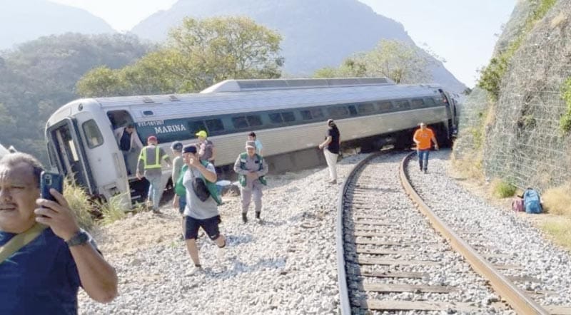 ¡DESCARRILAMIENTO DEL TREN INTEROCEÁNICO! - 13 MUERTOS Y 98 HERIDOS