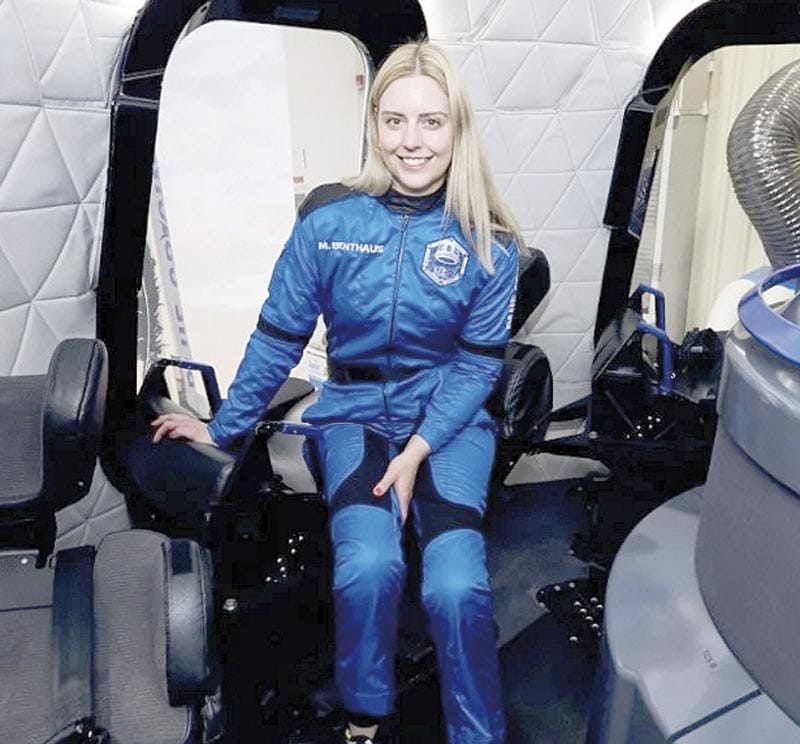 ¡INGENIERA PARAPLÉJICA SE CONVIERTE EN PRIMERA USUARIA DE SILLA DE RUEDAS EN VIAJAR AL ESPACIO!