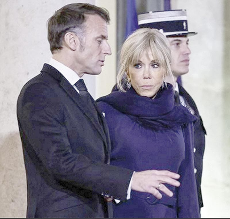 ¡LA ESPOSA DE MACRON ENFRENTA CRÍTICAS POR USAR UN INSULTO CONTRA MANIFESTANTES FEMINISTAS!