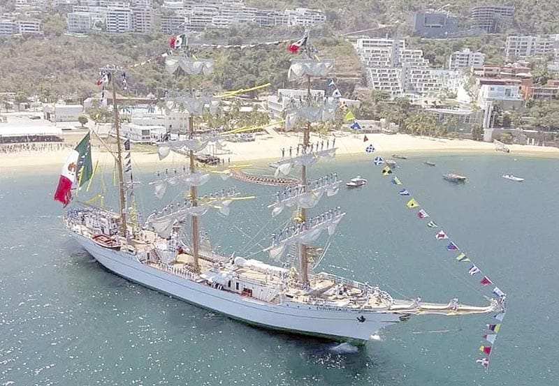 ¡REGRESA EL 'CUAHTÉMOC' A SU BASE DE ACAPULCO!