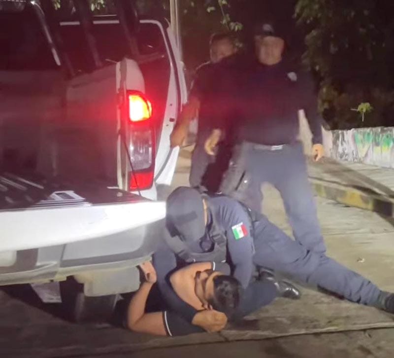 ¡‘ABRAZOS NAVIDEÑOS’! - ÚJULE - *En acción Policías de Catemaco