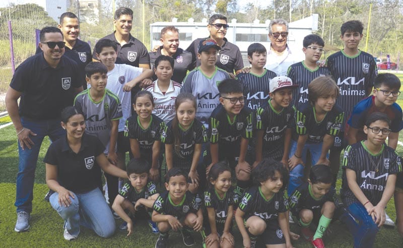 ¡RACING FIRMA ALIANZA CON LA ACADEMIA DE EDGAR ANDRADE!