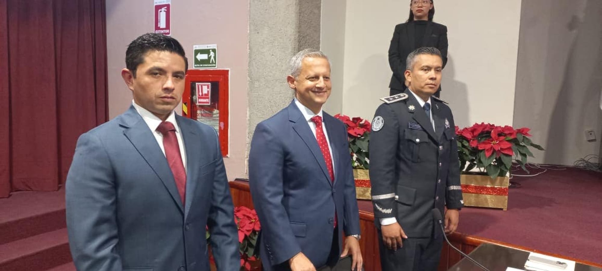 ¡BANDA DE MALOSOS ATRACAN TIENDA COPPEL EN PURGA!