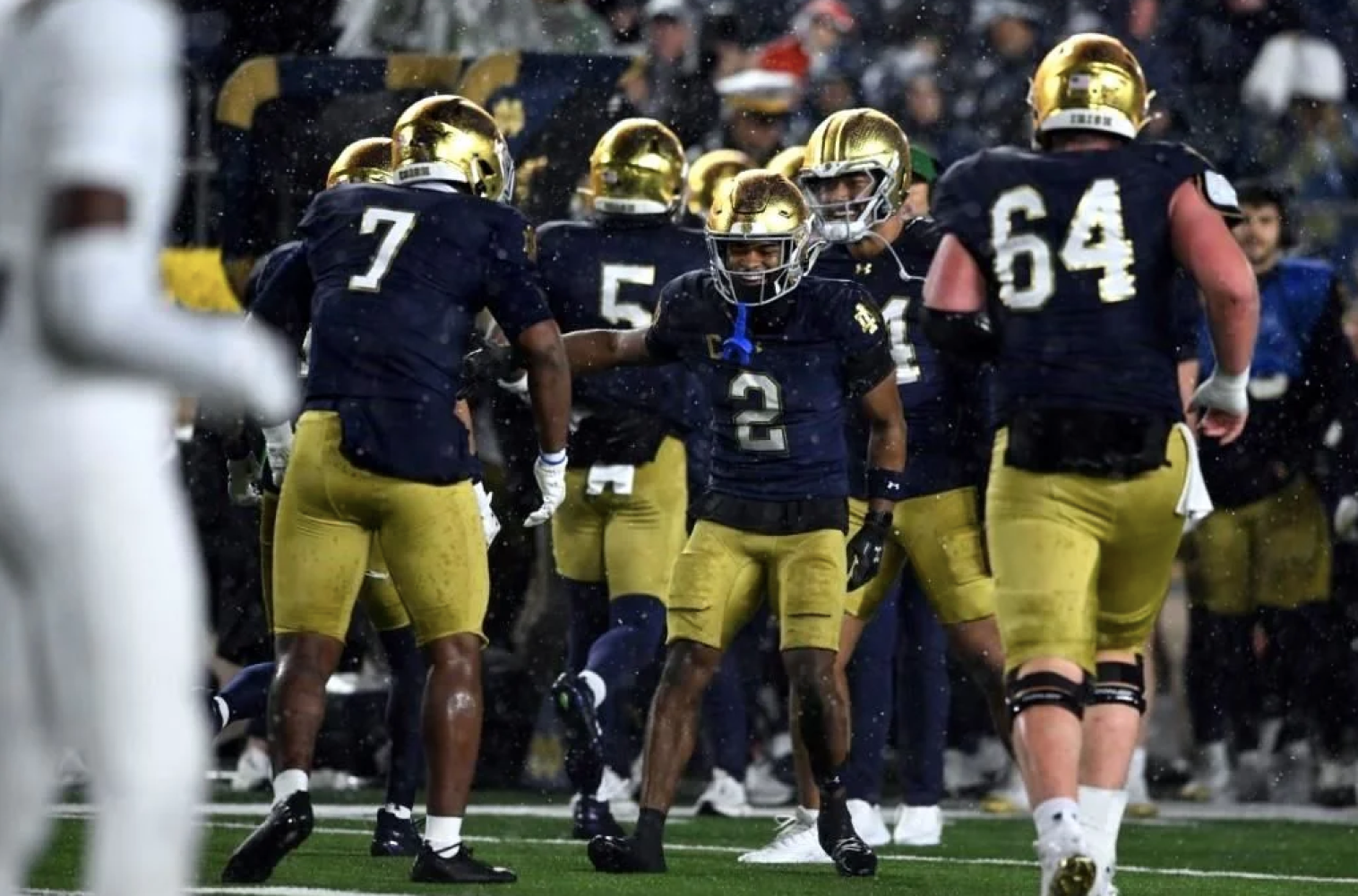 ¡RENUNCIA NOTRE DAME A JUGAR TAZÓN TRAS QUEDAR FUERA DEL CFP!