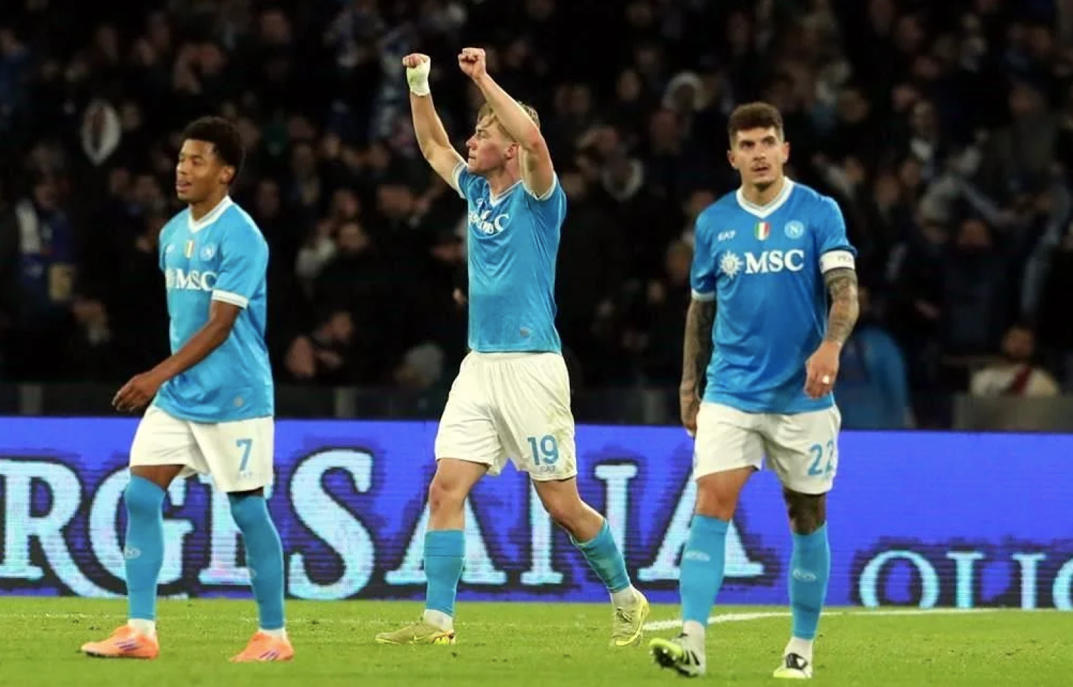 ¡NAPOLI DERROTA A LA JUVENTUS Y TOMA EL LIDERATO PROVISIONAL!