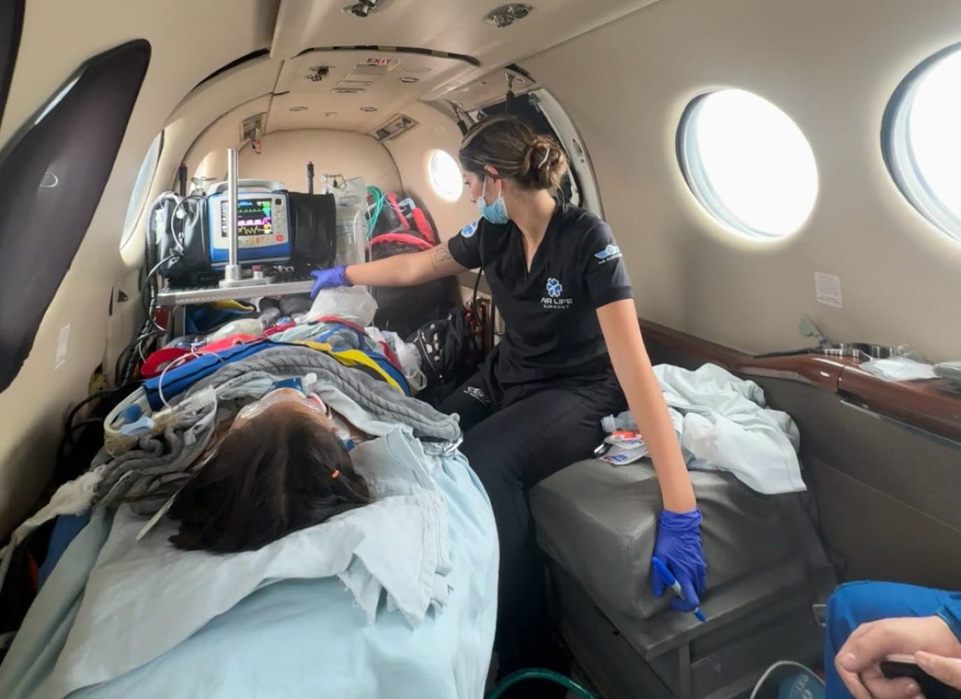 AVIONAZO DE MARINA! Mueren 5 tras caída de aeronave en Texas