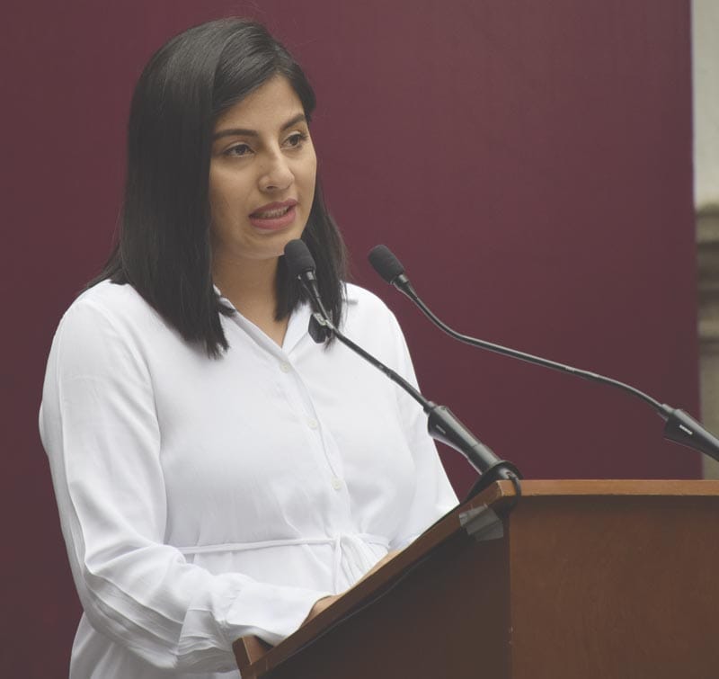 ¡“COMPITAN CON HONOR”!: MAESTRA SOLEDAD GONZÁLEZ