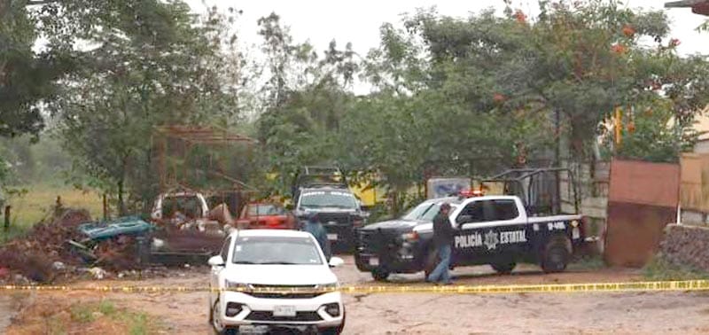 ¡MATANZA EN ACAYUCAN! - ASESINAN A BALAZOS A CUATRO HOMBRES EN UNA CHATARRERA