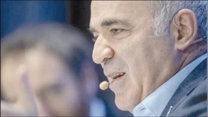 ¡RUSIA ORDENA DETENER AL EX CAMPEÓN KASPAROV!