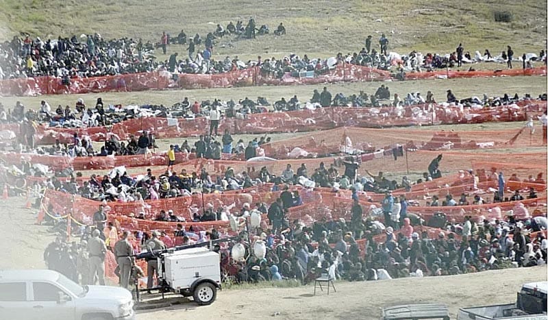 ¡VARADOS EN MÉXICO MILES DE MIGRANTES! - POR CANCELACIÓN DE CBP ONE