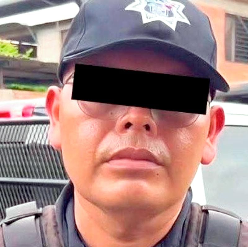 ¡DETIENEN A JEFE POLICÍACO ‘EL TIBURÓN’ POR EXTORSIÓN!