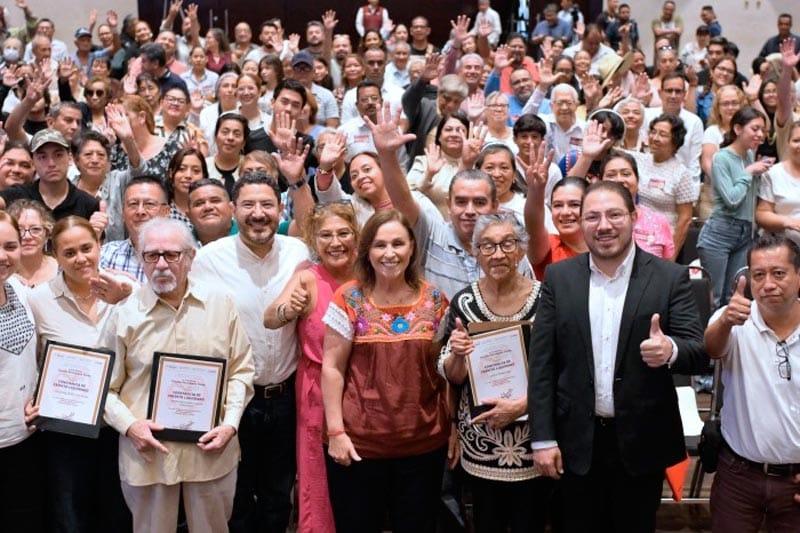 ¡SIETE MIL CASAS PARA POLICÍAS Y MADRES SOLTERAS! - ÁNDALE