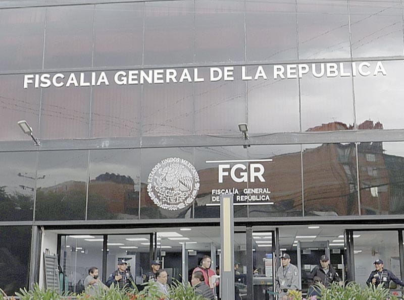 ¡RENTA LA FGR 2,522 AUTOMÓVILES!