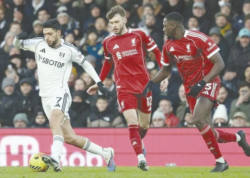 ¡ASISTE JIMÉNEZ EN CARDIACO EMPATE DE FULHAM ANTE LIVERPOOL!