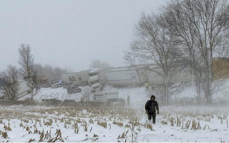 ¡GIGANTESCA TORMENTA DE NIEVE Y HIELO AZOTA A ESTADOS UNIDOS!