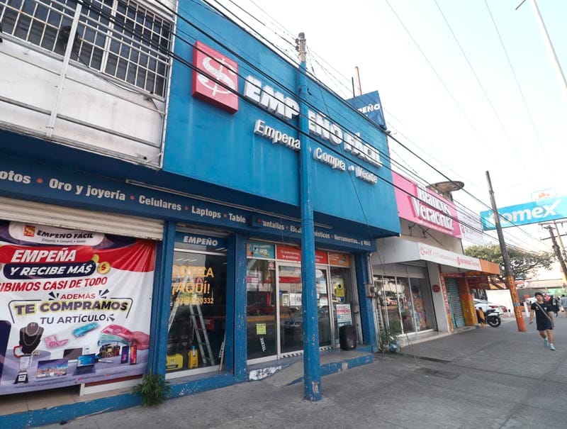 ¡ATRACAN CASA DE EMPEÑO Y SE LLEVAN LOTE DE ALHAJAS DE ORO!