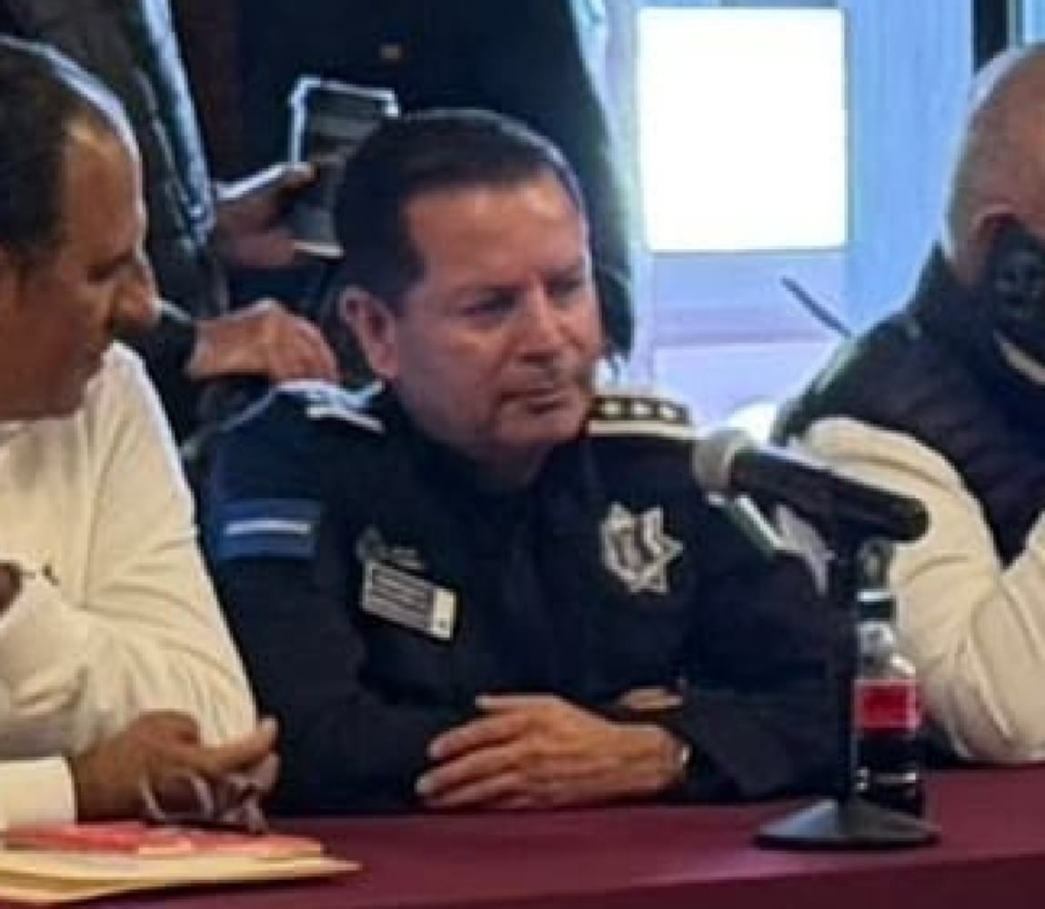 ¡ASALTANTES GOLPEARON Y JALARON DEL CABELLO A TRABAJADORAS DE FARMACIA GUADALAJARA!