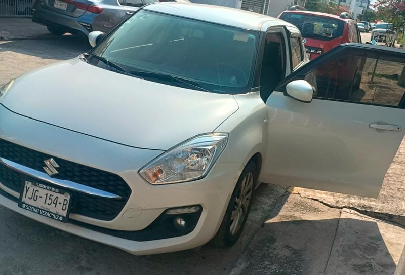 ¡PISTOLEROS EN MOTO ROBAN AUTO SUZUKI EN PALMAS DEL COYOL!