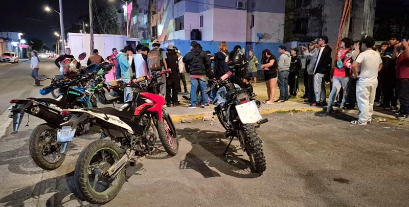 ¡ENCONTRONAZO DE MOTOS EN EL INFONAVIT CHIVERÍA!.
