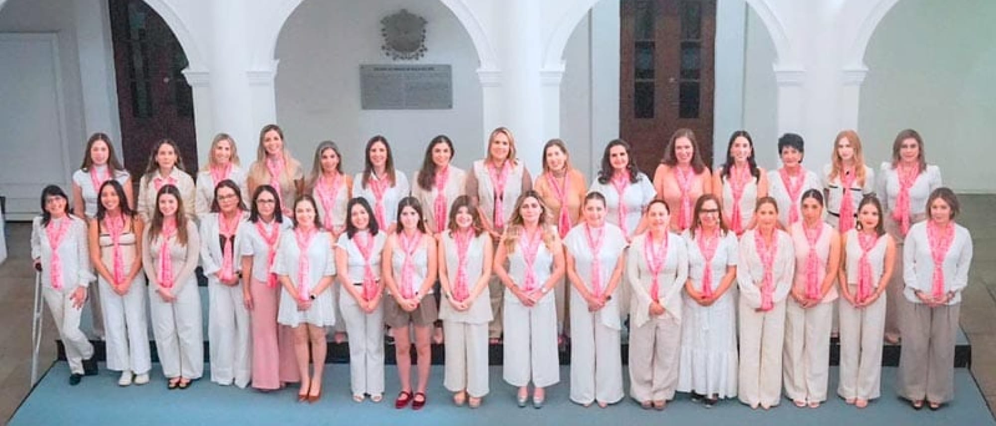 ¡MARYJOSE LE DA LA BIENVENIDA!