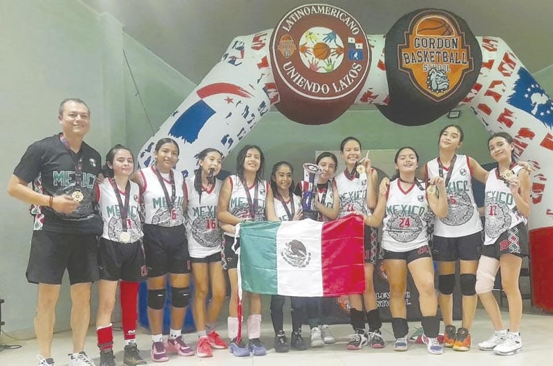 ¡DESTACA GRAN BASQUETBOLISTA TUXPEÑA EN TORNEO EN PANAMÁ!