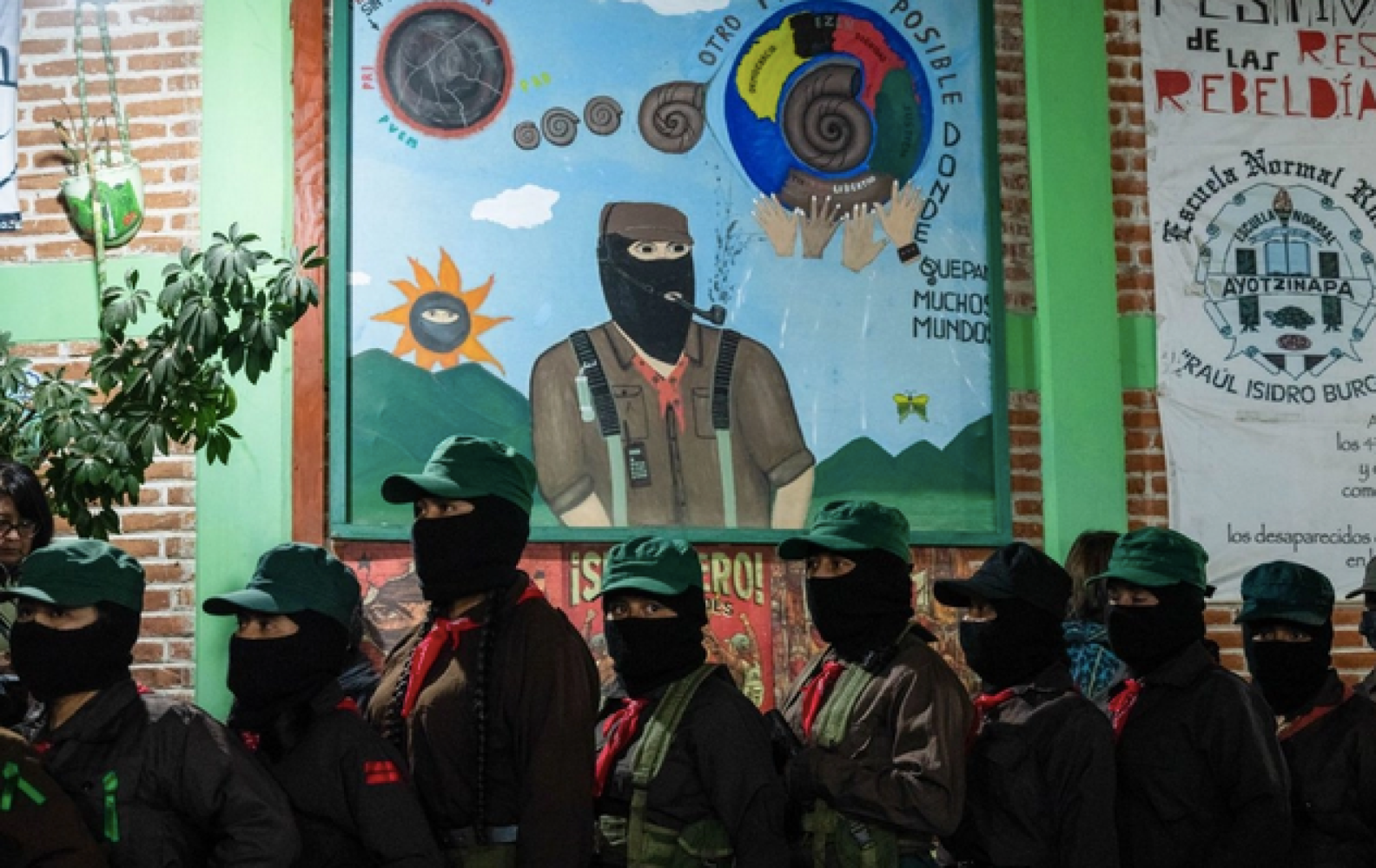 ¡EN SU 32 ANIVERSARIO, EL EZLN CRITICA TRES DÉCADAS DE “MALOS GOBIERNOS”!